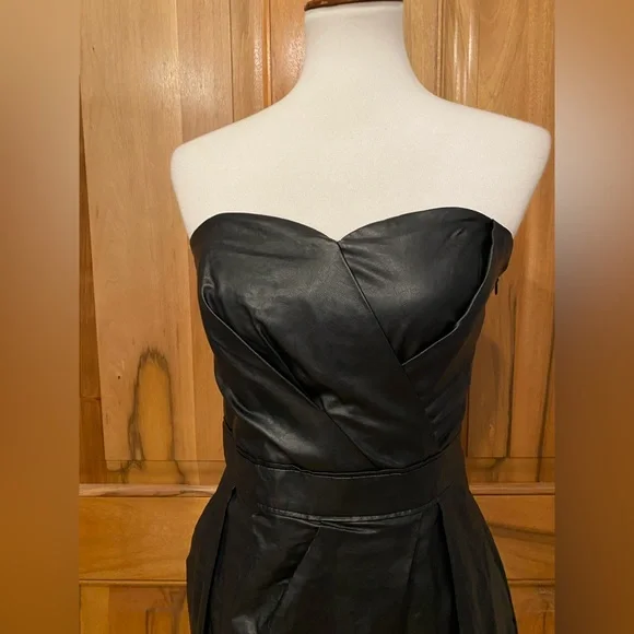 Rachel Roy Strapless Black Pleather Jumpsuit/ Pockets Draped/Boned Bodice EUC 6 - Picture 13 of 16